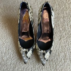 Ted Baker London Black Gold Brocade Heel BNWOB